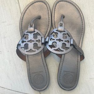 Metallic size 9.5 miller flat